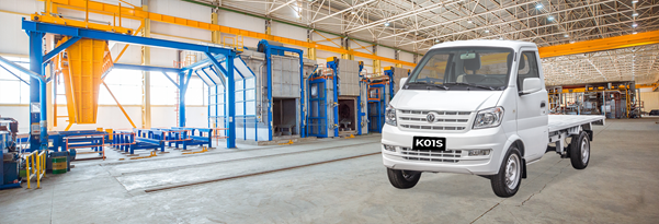 Camioneta de carga modelo K01S de cabina simple en fábrica.