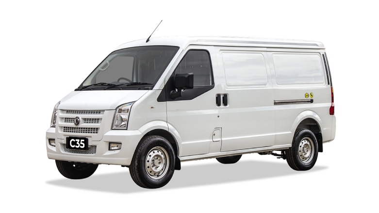 Vista lateral frontal de van de carga DFSK C35 color blanca.